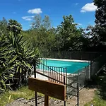 8 Personnes Dans Un Ecrin De Verdure Avec Vue بيت للعطل *