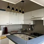 8 Personnes Dans Un Ecrin De Verdure Avec Vue بيت للعطل *