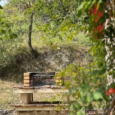 8 Personnes Dans Un écrin De Verdure Avec Vue * Agnac