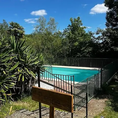 8 Personnes Avec Piscine 펜션 *