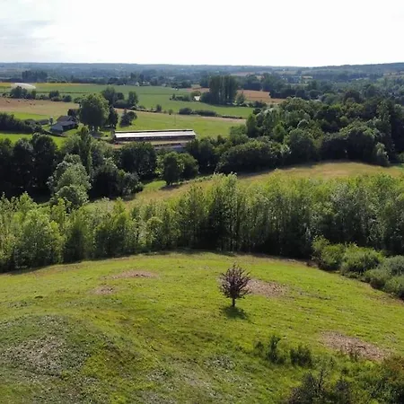8 Personnes Dans Un Ecrin De Verdure Avec Vue Agnac