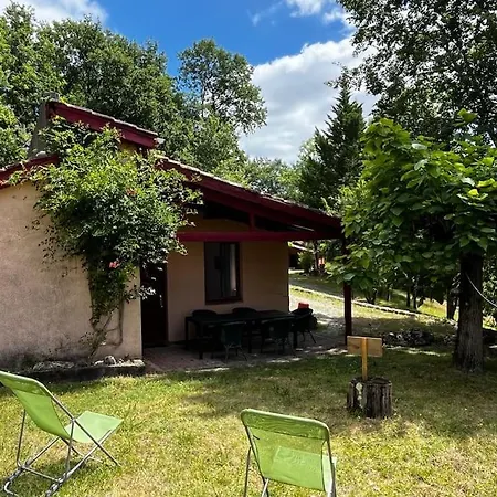 8 Personnes Dans Un Ecrin De Verdure Avec Vue Agnac